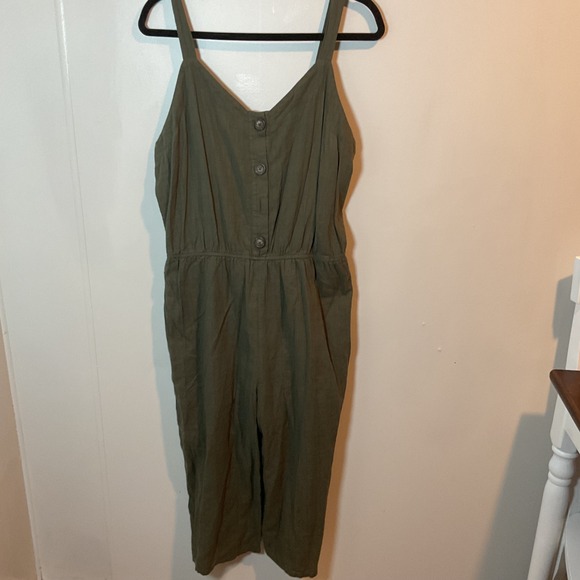 Universal Thread Olive Green Jumpsuit XL Sleeveless Button Front Casual - Picture 1 of 9